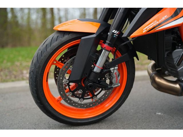 ktm - 1290-super-duke-r