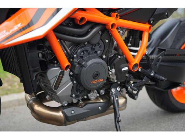 ktm - 1290-super-duke-r