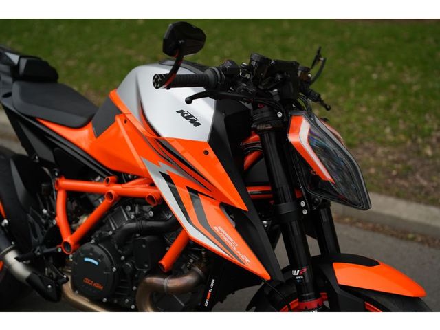 ktm - 1290-super-duke-r