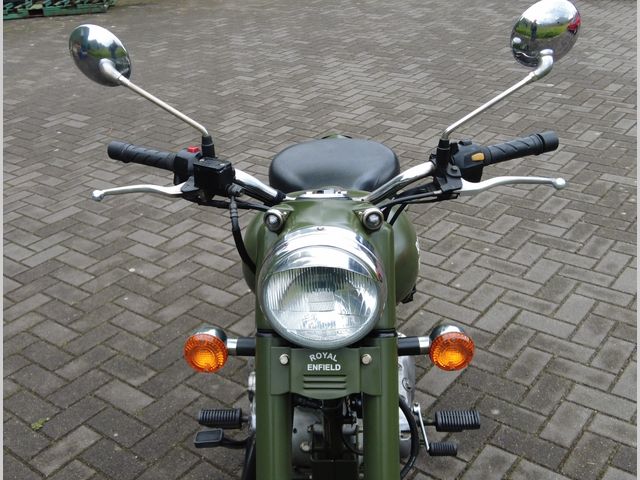 royal-enfield - classic-500-battle-green
