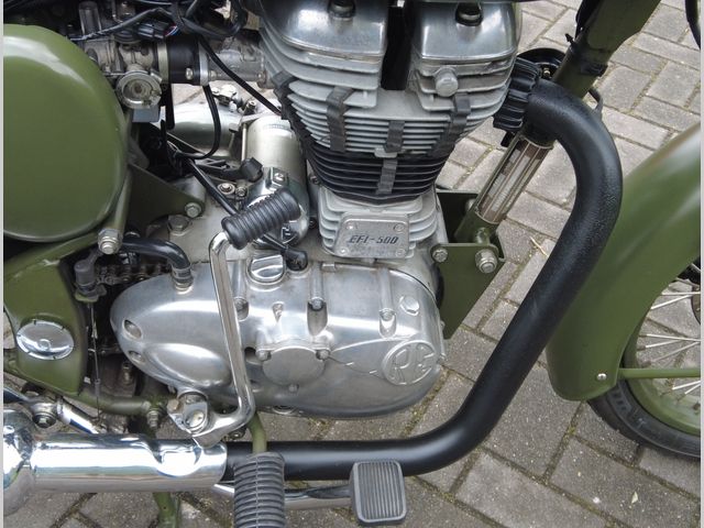 royal-enfield - classic-500-battle-green
