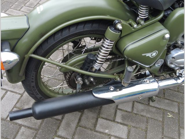 royal-enfield - classic-500-battle-green