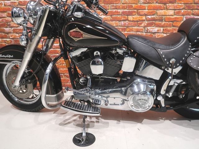 harley-davidson - heritage-softail-classic-flstc