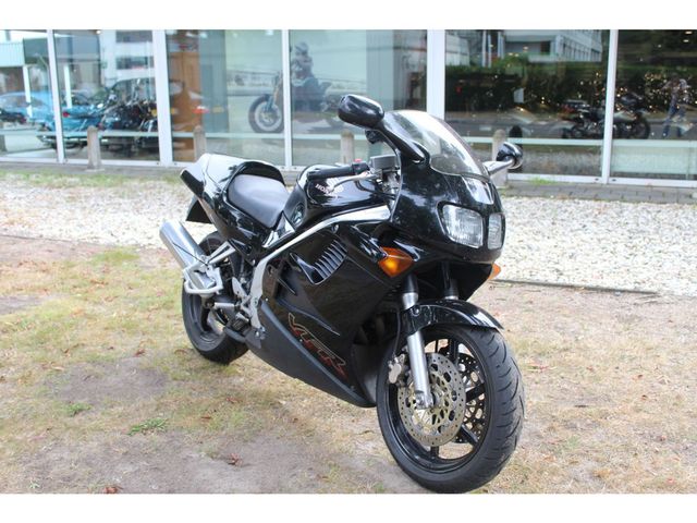 honda - vfr-750-f
