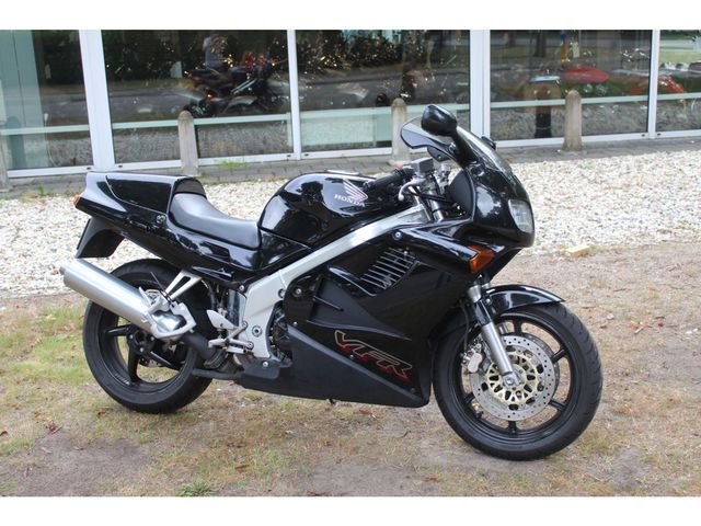 honda - vfr-750-f