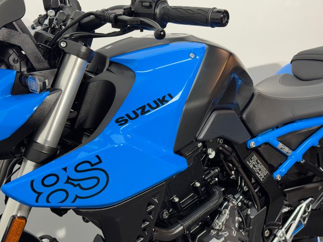 suzuki - gsx-8s