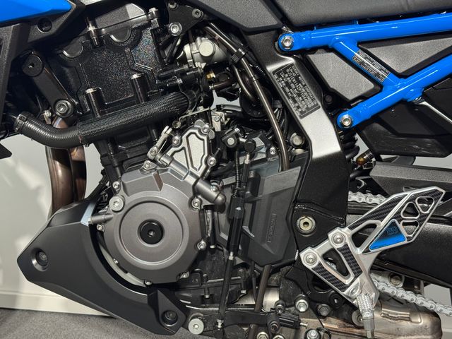 suzuki - gsx-8s