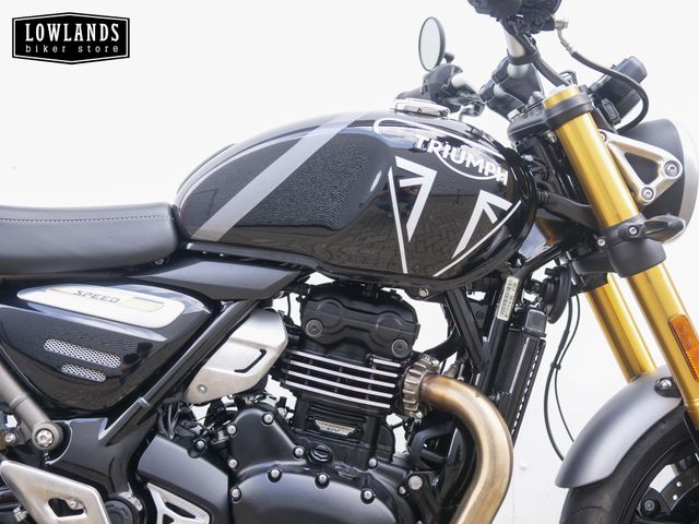 triumph - speed-400