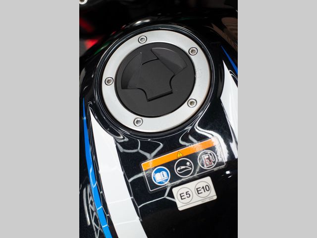 kawasaki - versys-650-grand-tourer