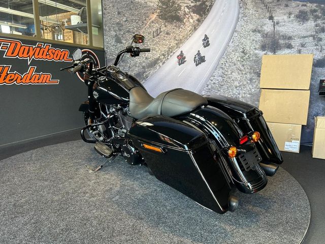 harley-davidson - roadking-special-114