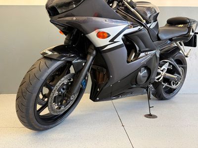 YAMAHA YZF R6 – foto 4