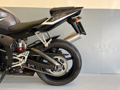 Yamaha Sport YZF-R6 / Black - Grey / Mooie Originele Bike 2004 occasion – foto 14 van 22
