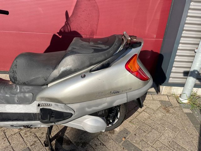 honda - fes-150-pantheon