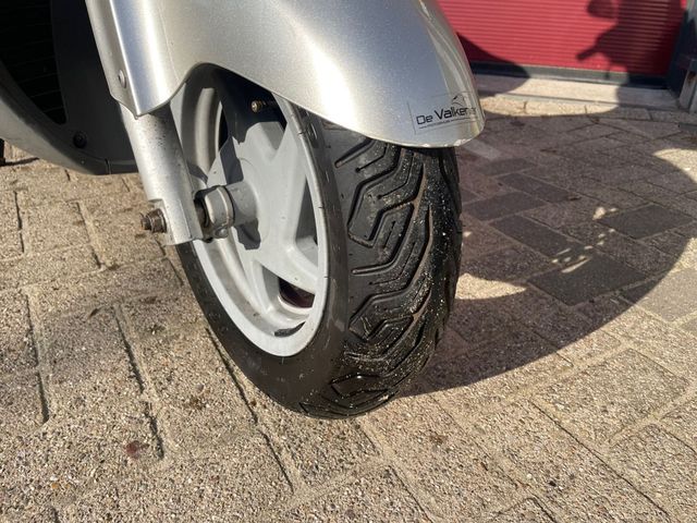 honda - fes-150-pantheon