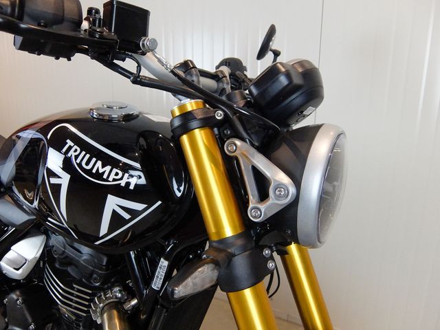 triumph - speed-400