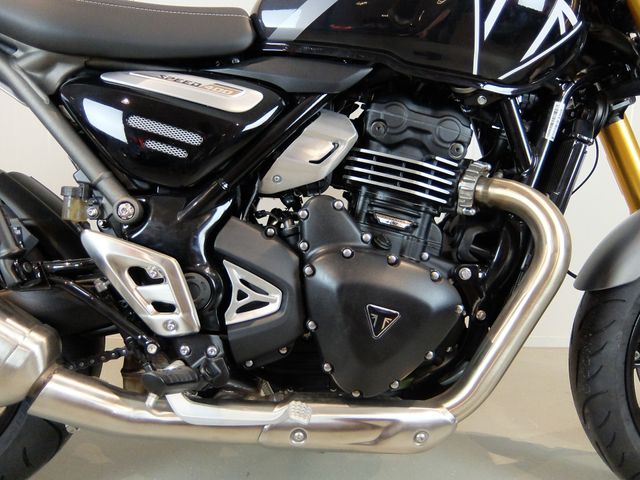 triumph - speed-400