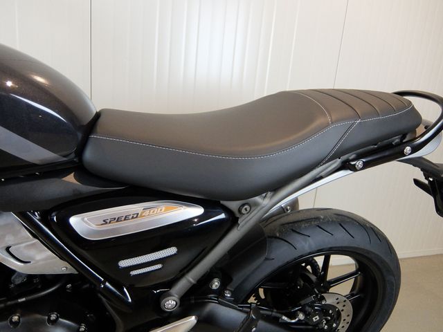 triumph - speed-400
