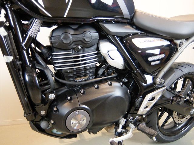 triumph - speed-400