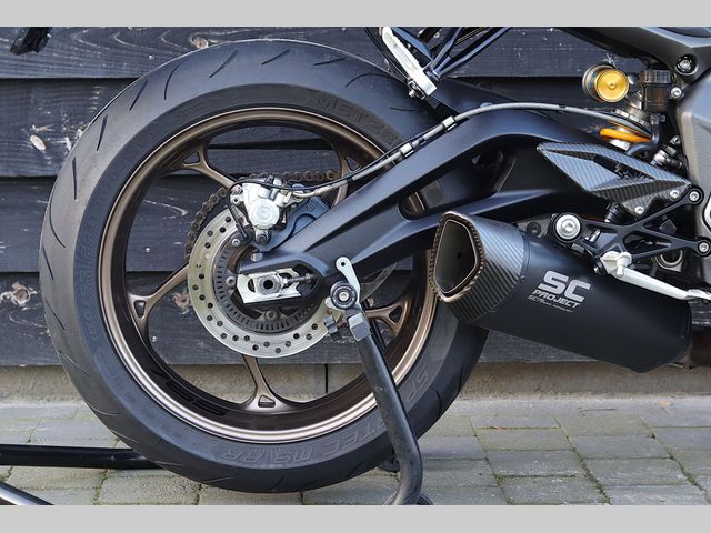 triumph - street-triple-rs