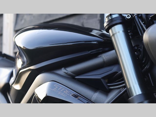 triumph - street-triple-rs