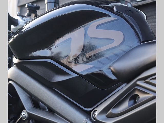 triumph - street-triple-rs