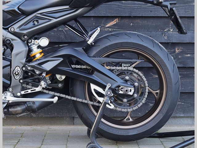 triumph - street-triple-rs