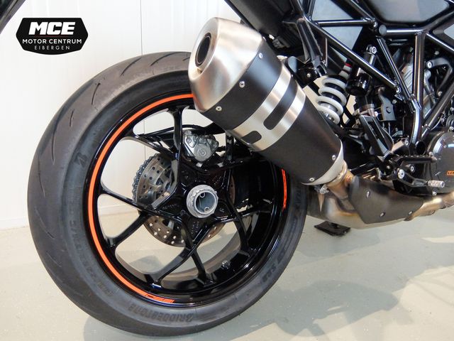 ktm - 1290-super-duke-r