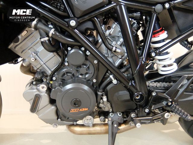 ktm - 1290-super-duke-r