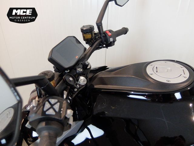 ktm - 1290-super-duke-r