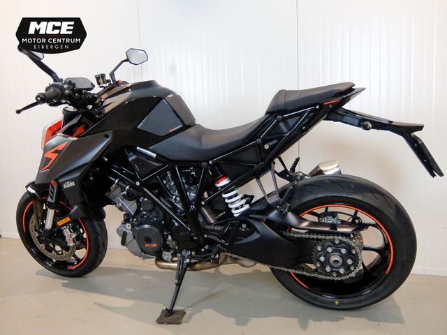 ktm - 1290-super-duke-r