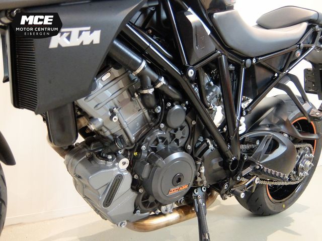 ktm - 1290-super-duke-r