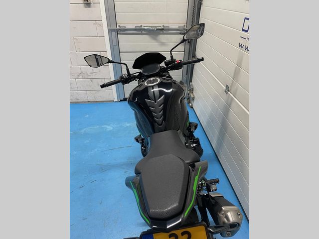kawasaki - z900