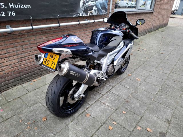 aprilia - rsv-1000-r