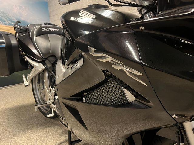 honda - vfr-800-fi-vtec-abs