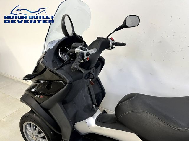 piaggio - mp3-250-ie