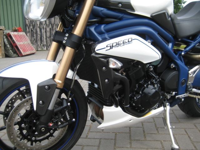 triumph - speed-triple-1050-abs