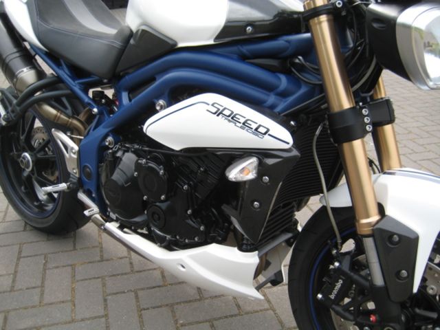 triumph - speed-triple-1050-abs
