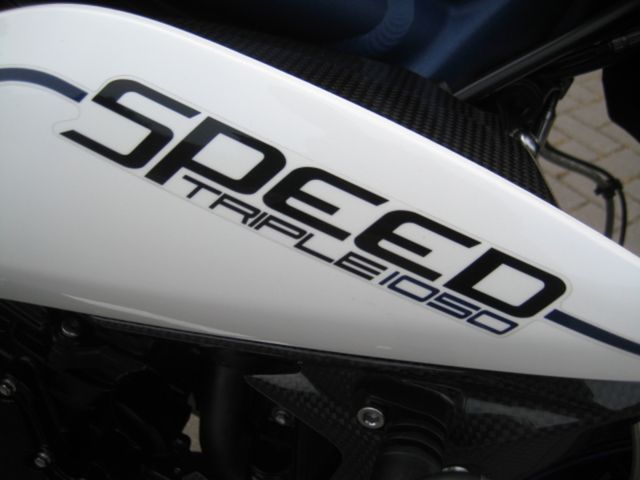 triumph - speed-triple-1050-abs
