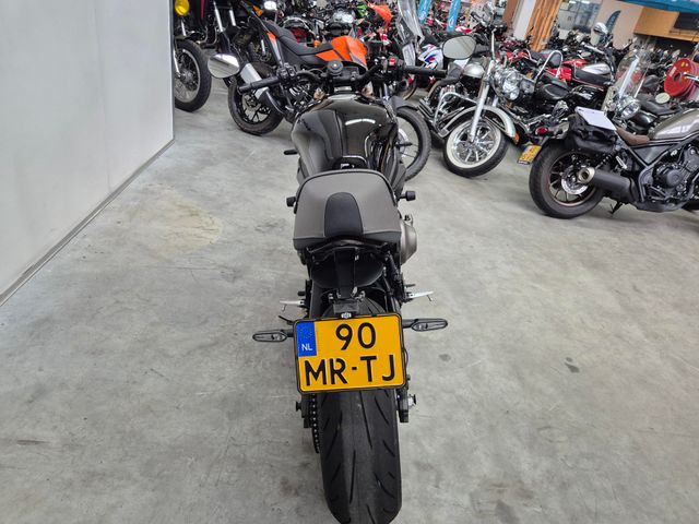 yamaha - xsr-900-abs