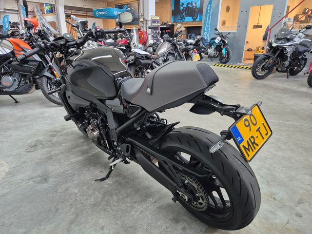 yamaha - xsr-900-abs