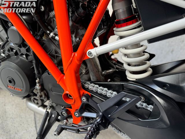ktm - 1290-super-duke-r