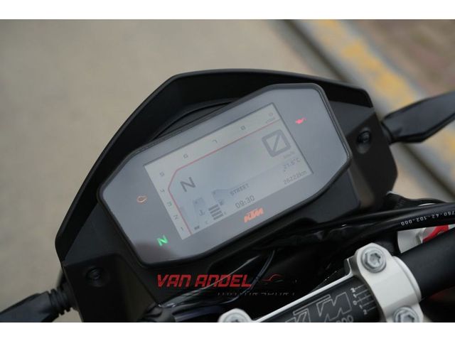 ktm - 690-duke-r-abs