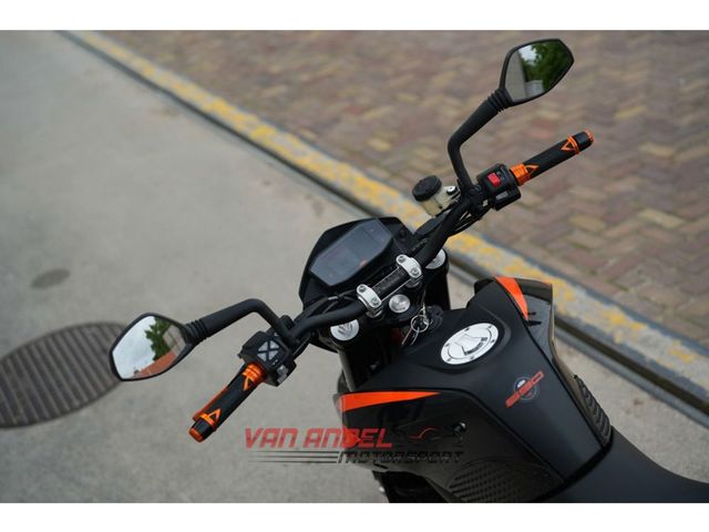 ktm - 690-duke-r-abs