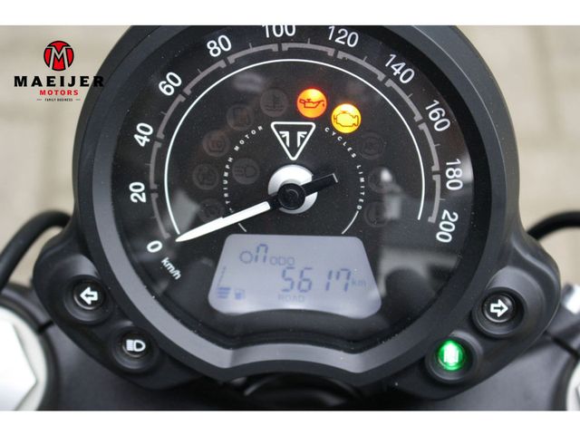 triumph - bonneville-bobber-black