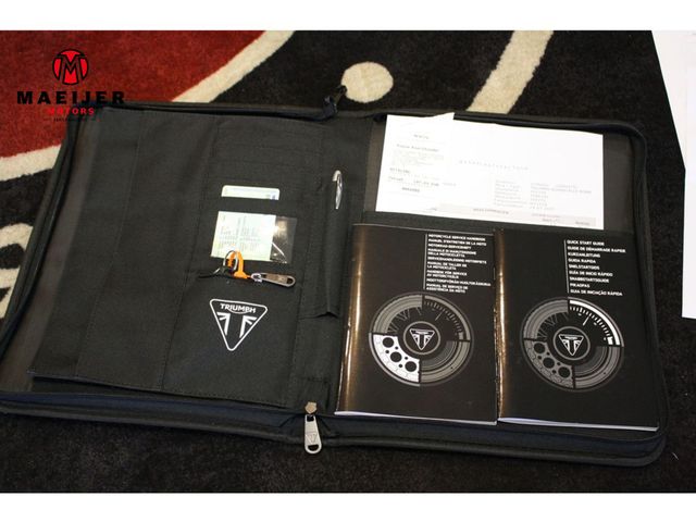 triumph - bonneville-bobber-black