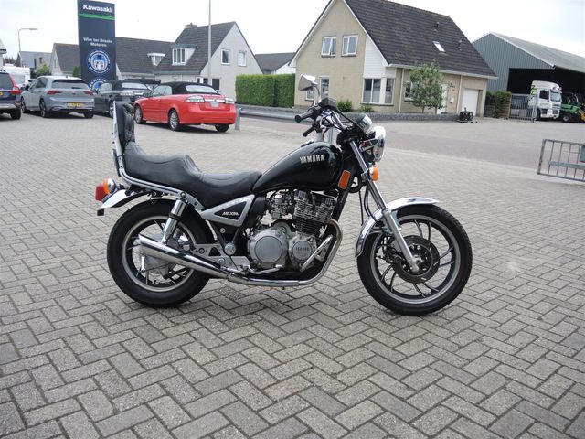 yamaha - xj-750-maxim