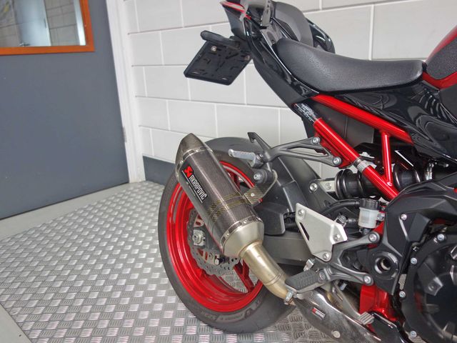 kawasaki - z900