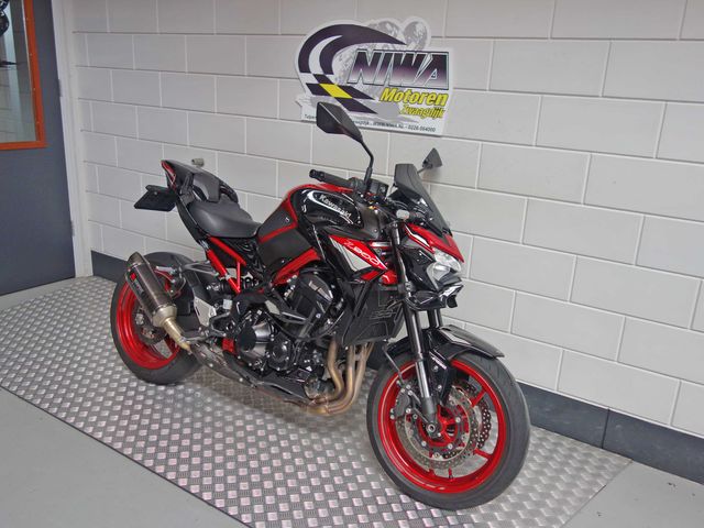 kawasaki - z900