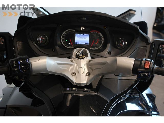 can-am - spyder-rt-s