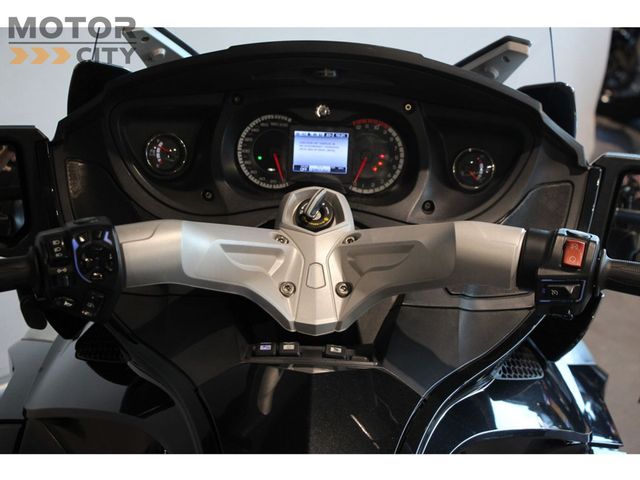can-am - spyder-rt-s